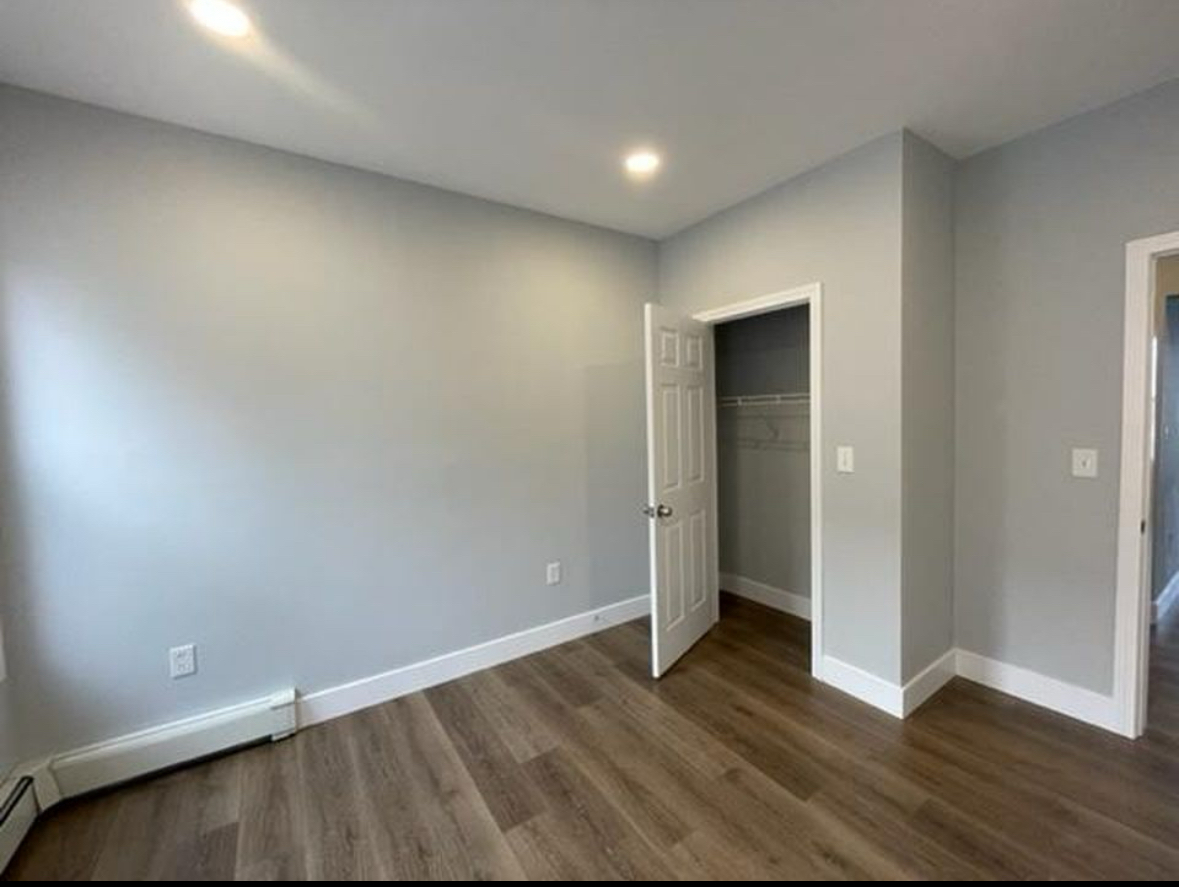 11 Pearl Ter, East Somerville