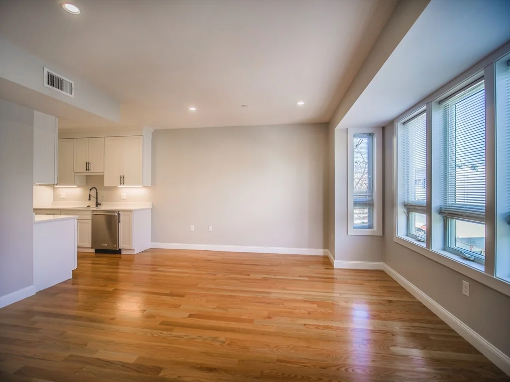 194 Havre St, East Boston