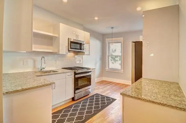 326 Chelsea St, East Boston