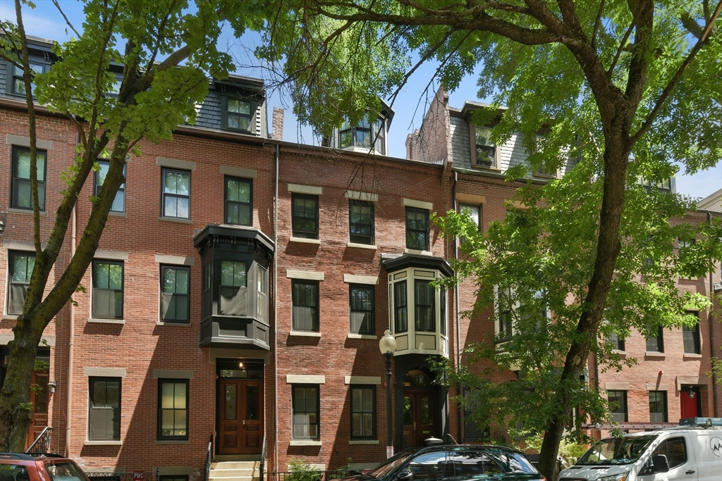 209 W Springfield St, South End