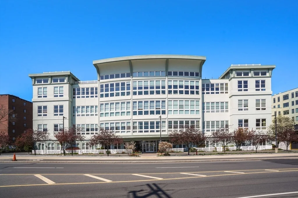 10 Ocean Ave, Revere Beach