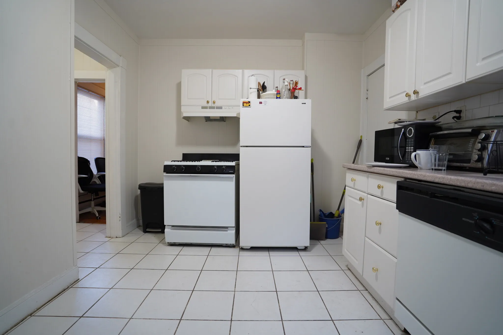 1 Ashford Ct, Allston