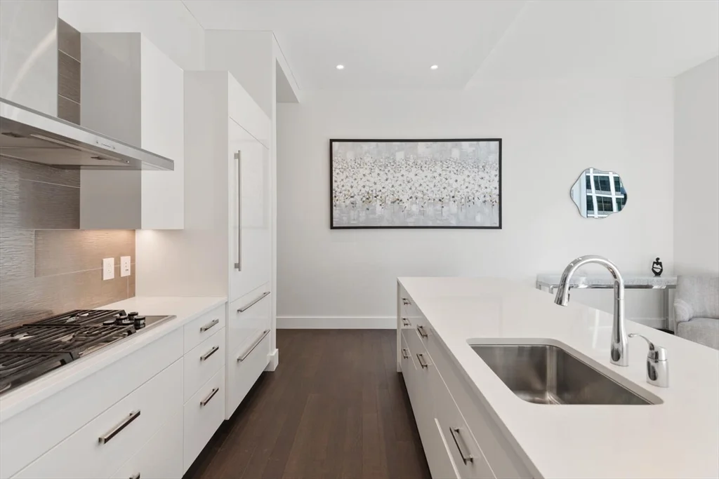 50 Liberty Dr, Seaport District