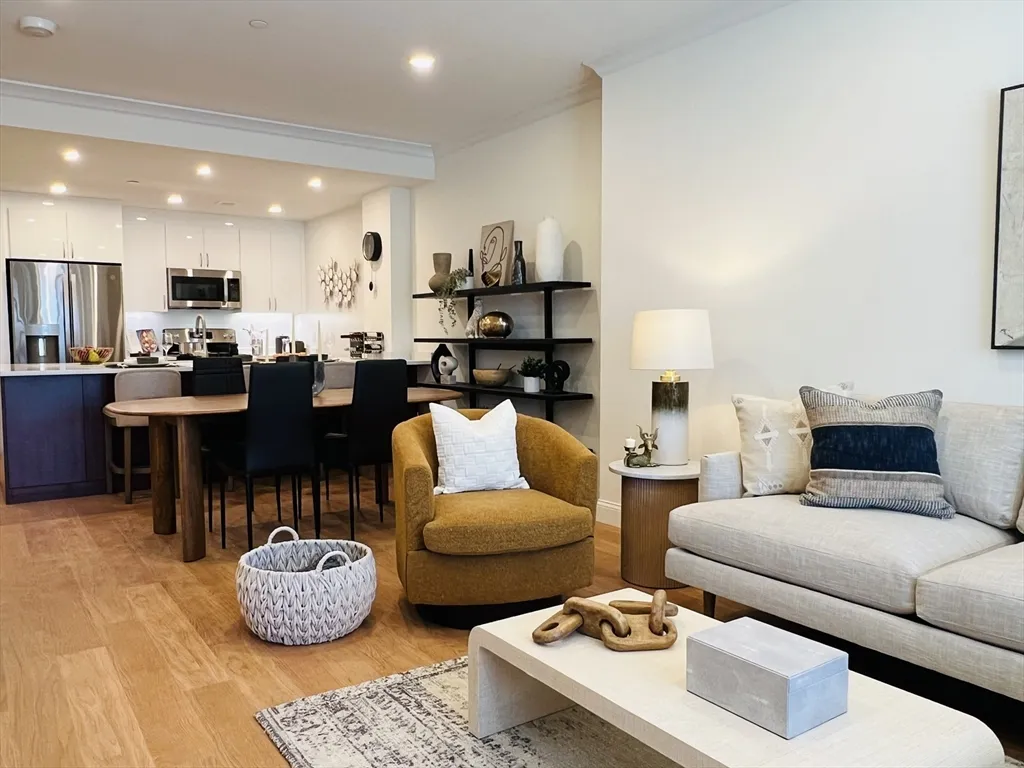 201 Sherman Rd, Chestnut Hill