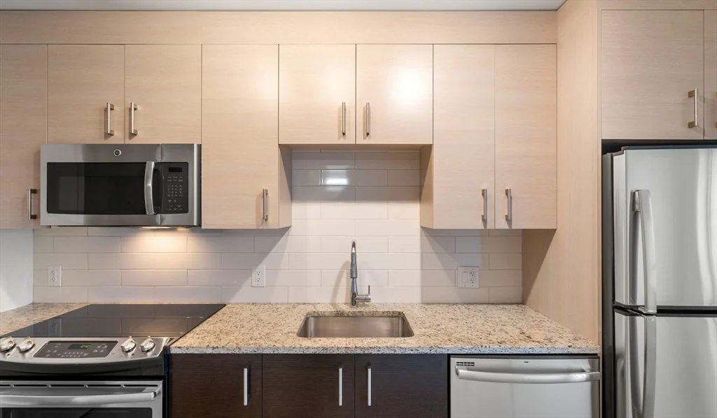 99 Kneeland St, Chinatown