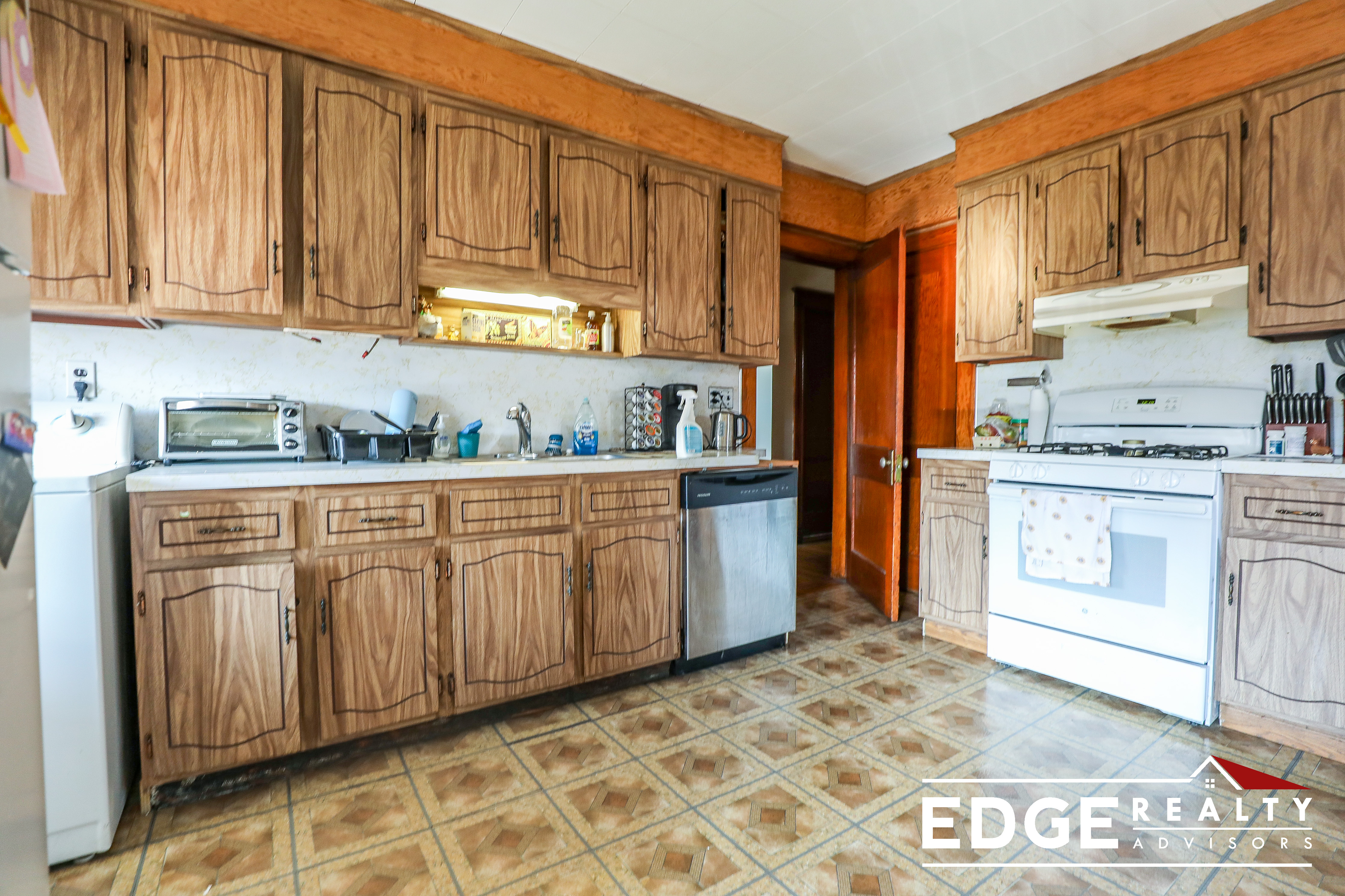3 bed, 1 bath apartment for rent at 494 Washington St Unit 3, Brighton