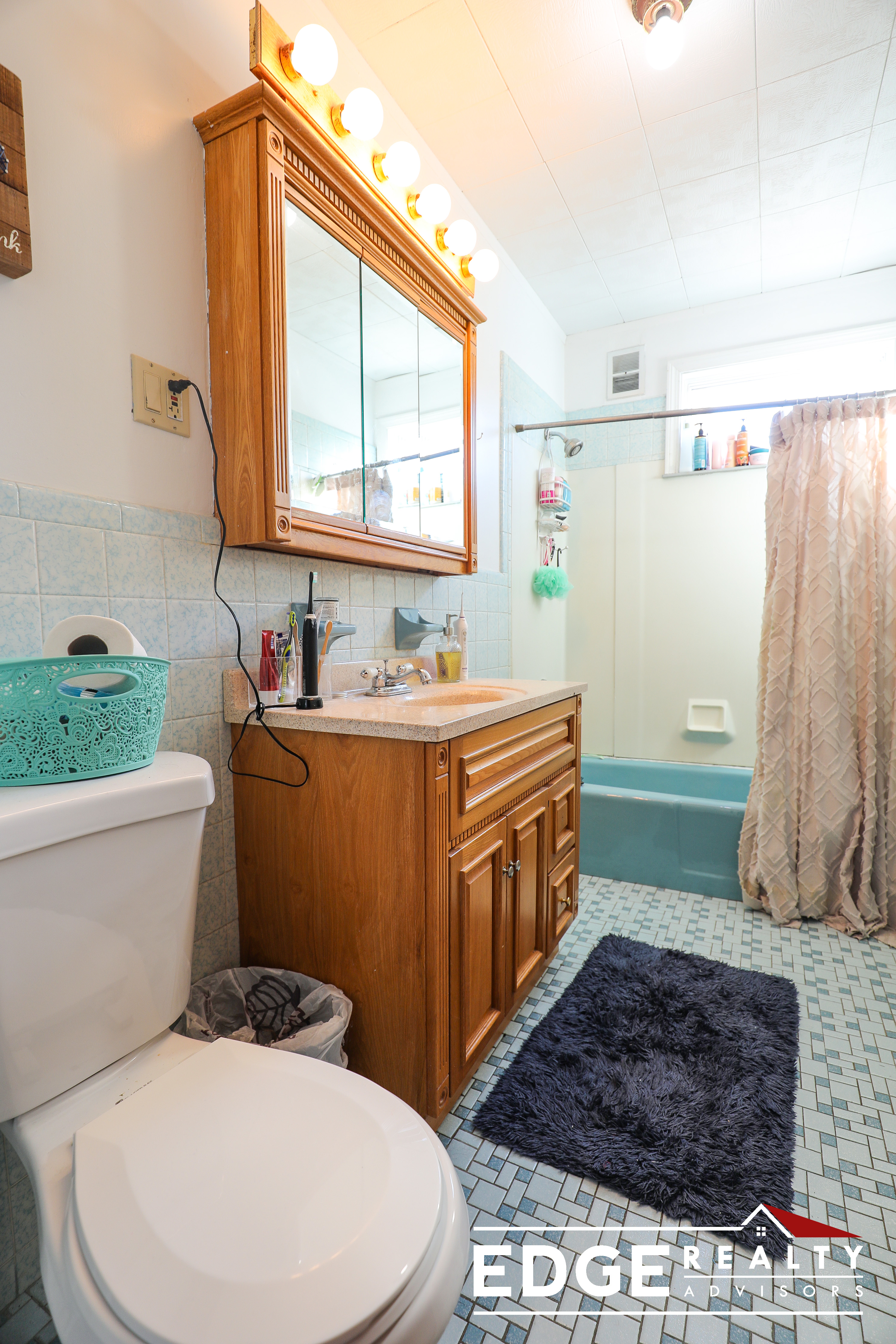 3 bed, 1 bath apartment for rent at 494 Washington St Unit 3, Brighton — photo 8 of 9