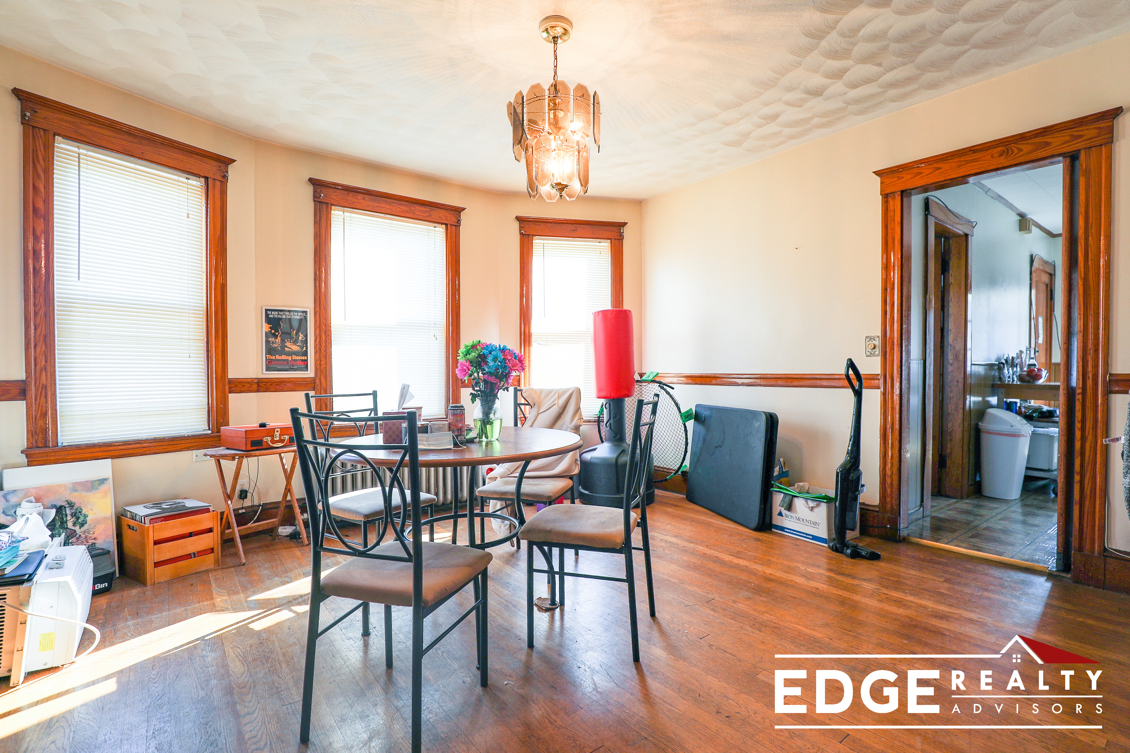 3 bed, 1 bath apartment for rent at 494 Washington St Unit 3, Brighton — photo 4 of 9