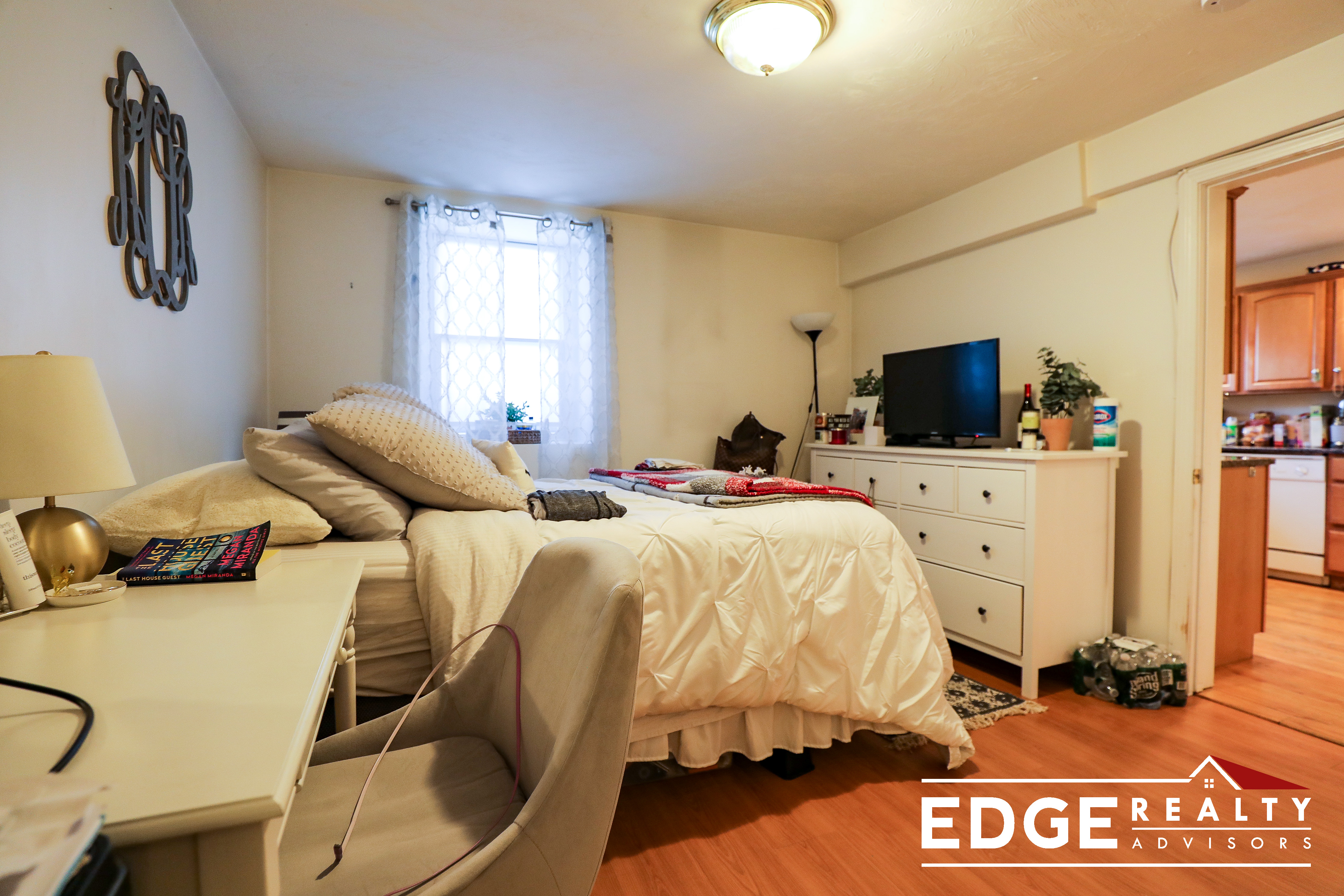 3 bed, 2 bath apartment for rent at 144 Sutherland Rd Unit A, Brighton — photo 4 of 8