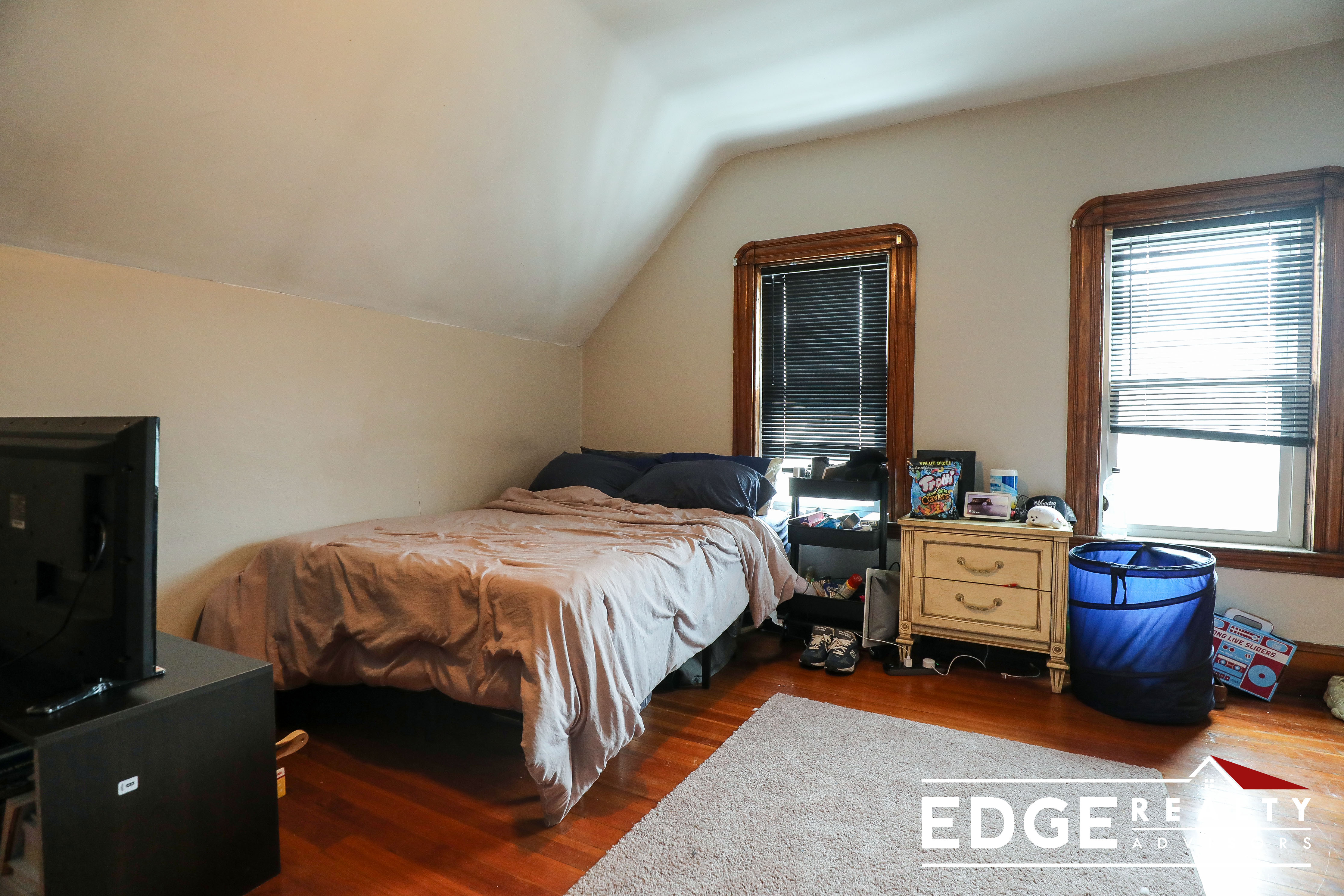 4 bed, 2 bath apartment for rent at 52 Donnybrook Rd Unit 1, Brighton — photo 8 of 11