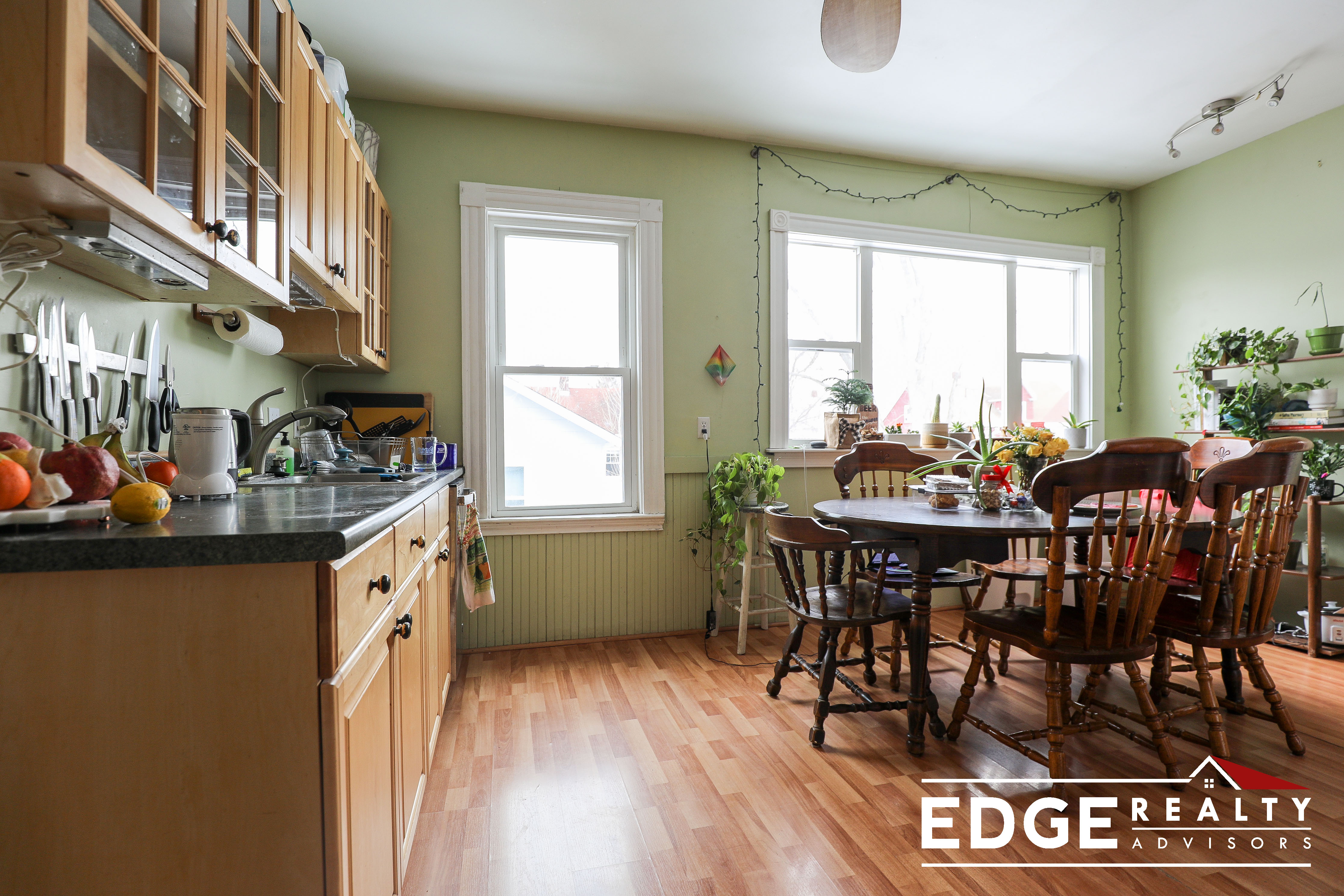 4 bed, 2 bath apartment for rent at 52 Donnybrook Rd Unit 1, Brighton — photo 3 of 11