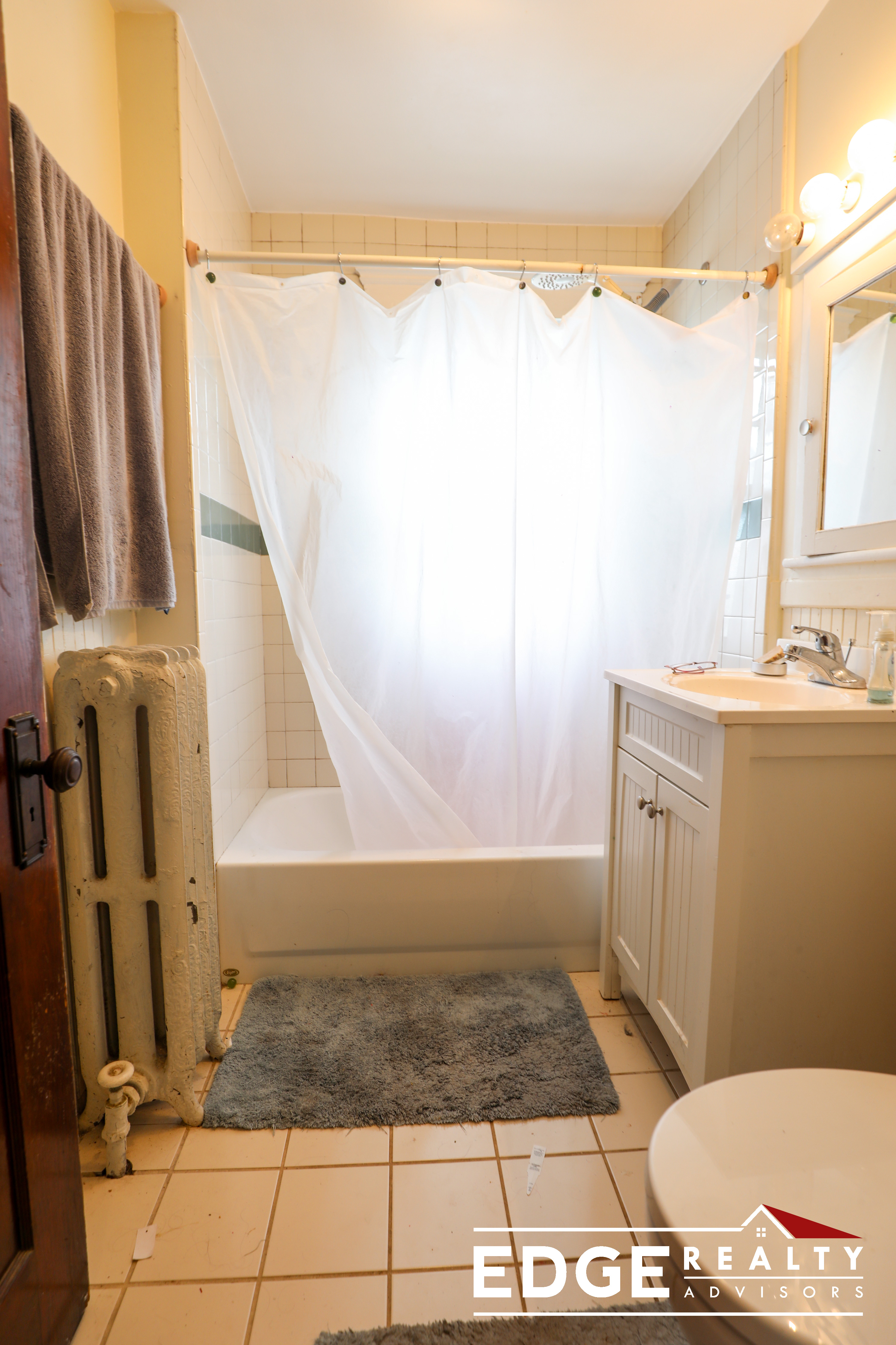 3 bed, 1 bath apartment for rent at 15 Melton Rd Unit 2, Brighton — photo 7 of 12