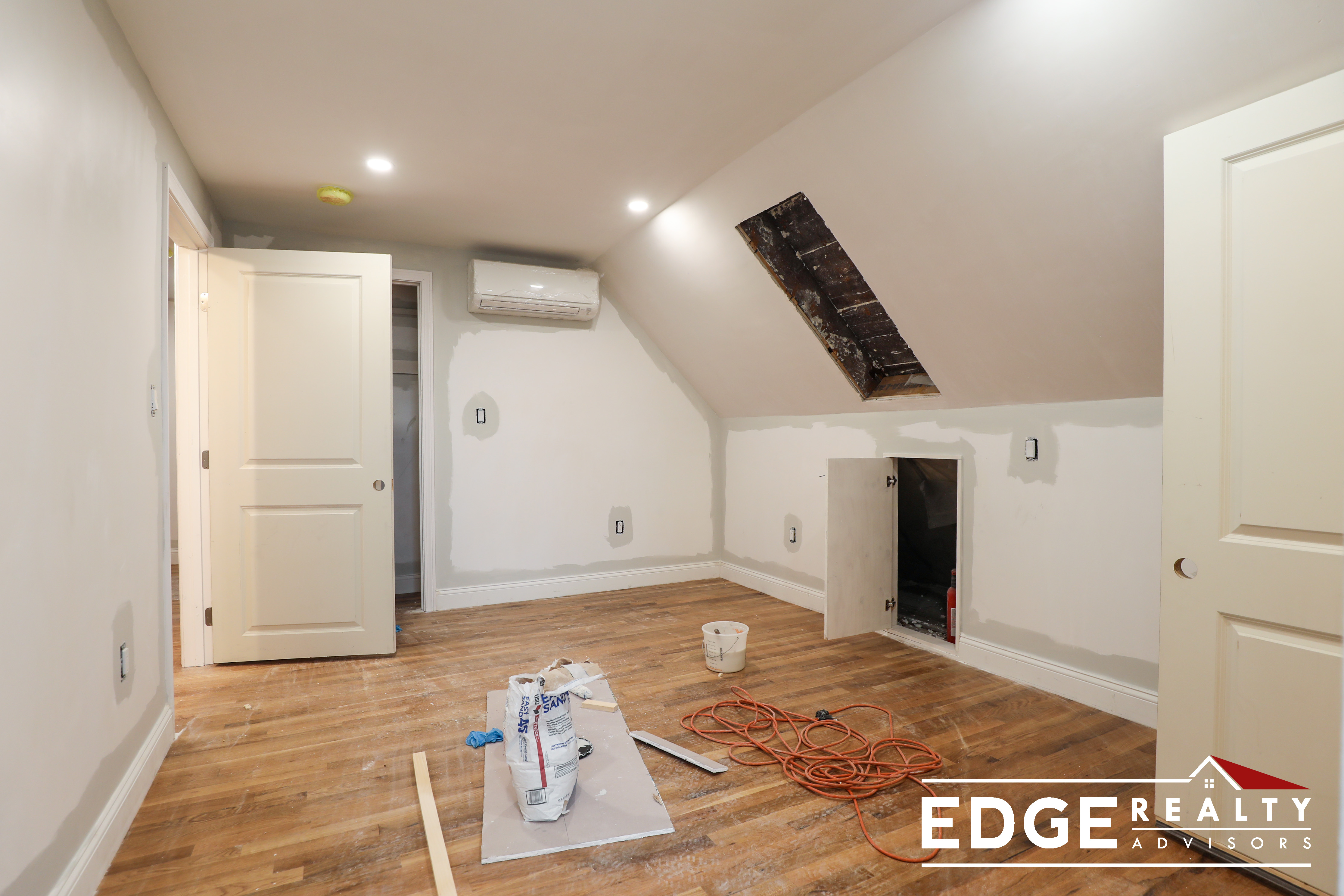 4 bed, 2 bath apartment for rent at 44 Cushman Rd Unit 1, Brighton — photo 5 of 9