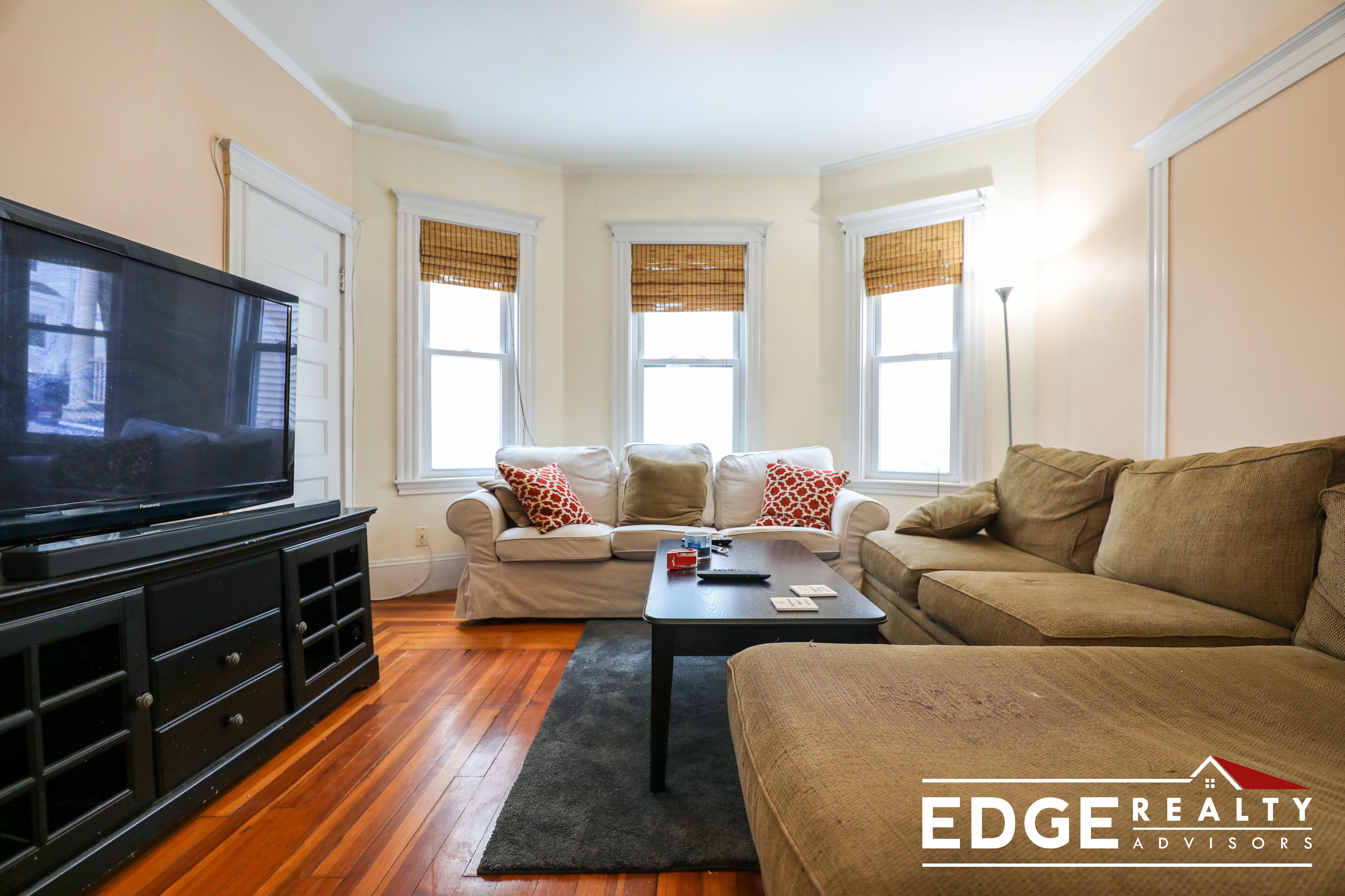 3 bed, 1 bath apartment for rent at 54 Donnybrook Rd Unit 1, Brighton — photo 5 of 12