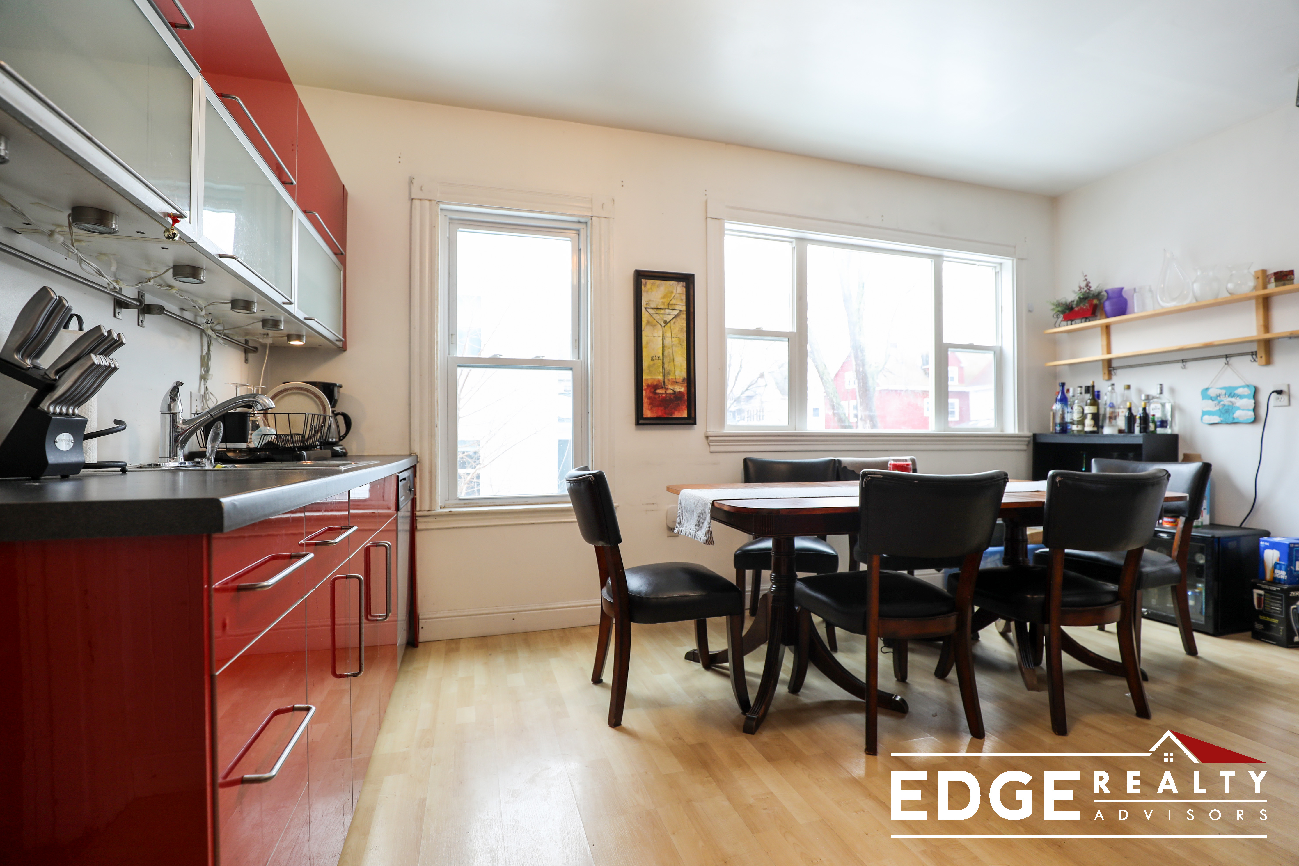 3 bed, 1 bath apartment for rent at 54 Donnybrook Rd Unit 1, Brighton — photo 3 of 12