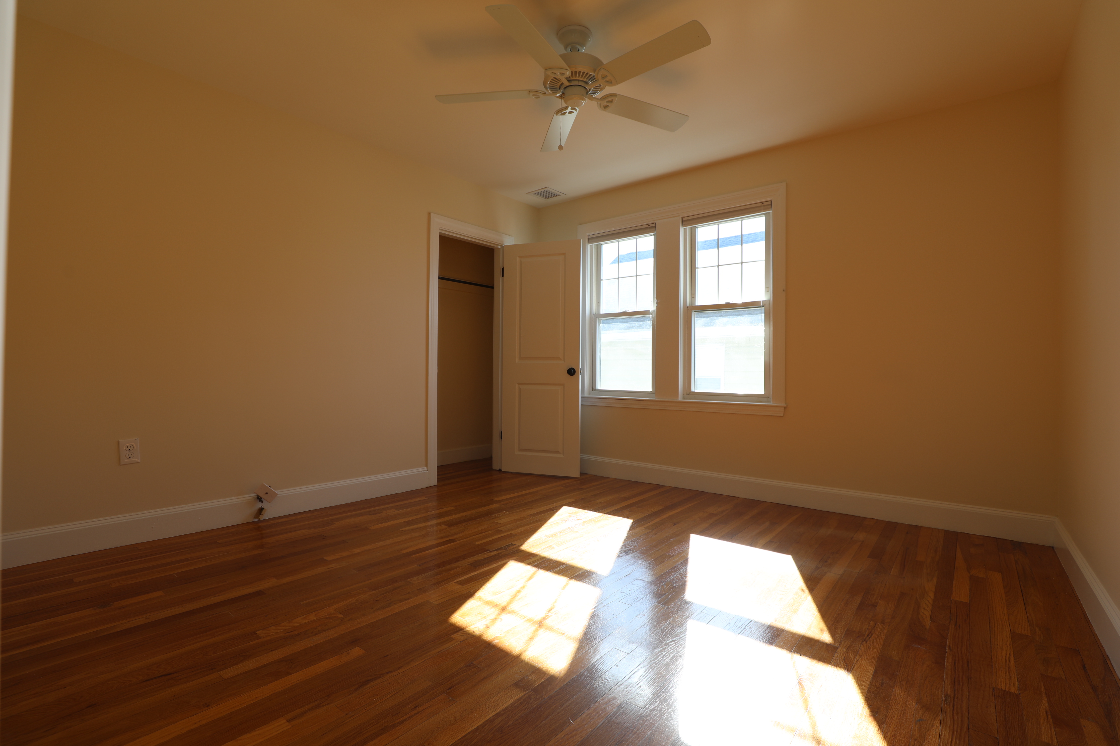 3 bed, 1 bath apartment for rent at 38 Waverley Ave Unit 2, Watertown — photo 8 of 12