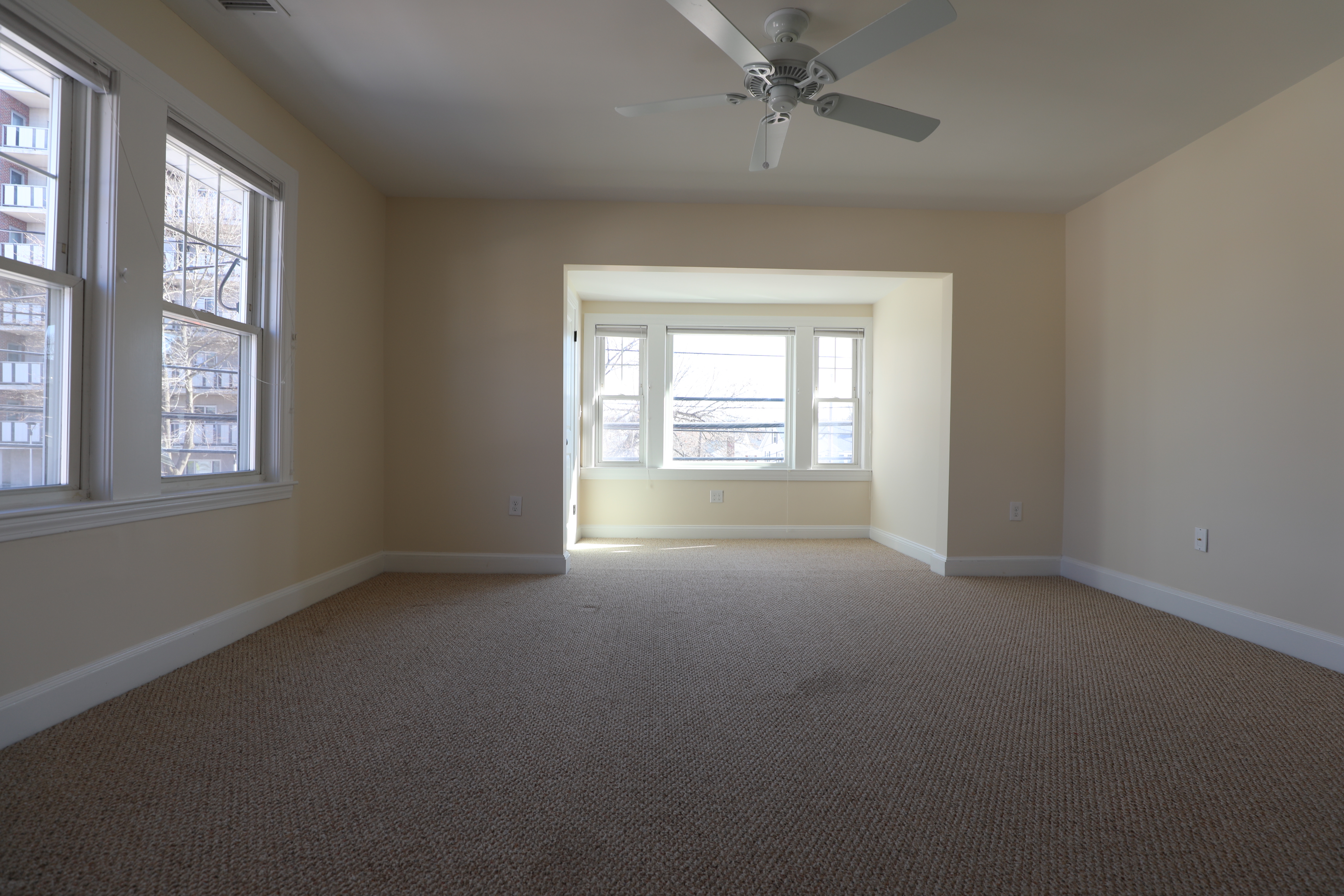 3 bed, 1 bath apartment for rent at 38 Waverley Ave Unit 2, Watertown — photo 4 of 12