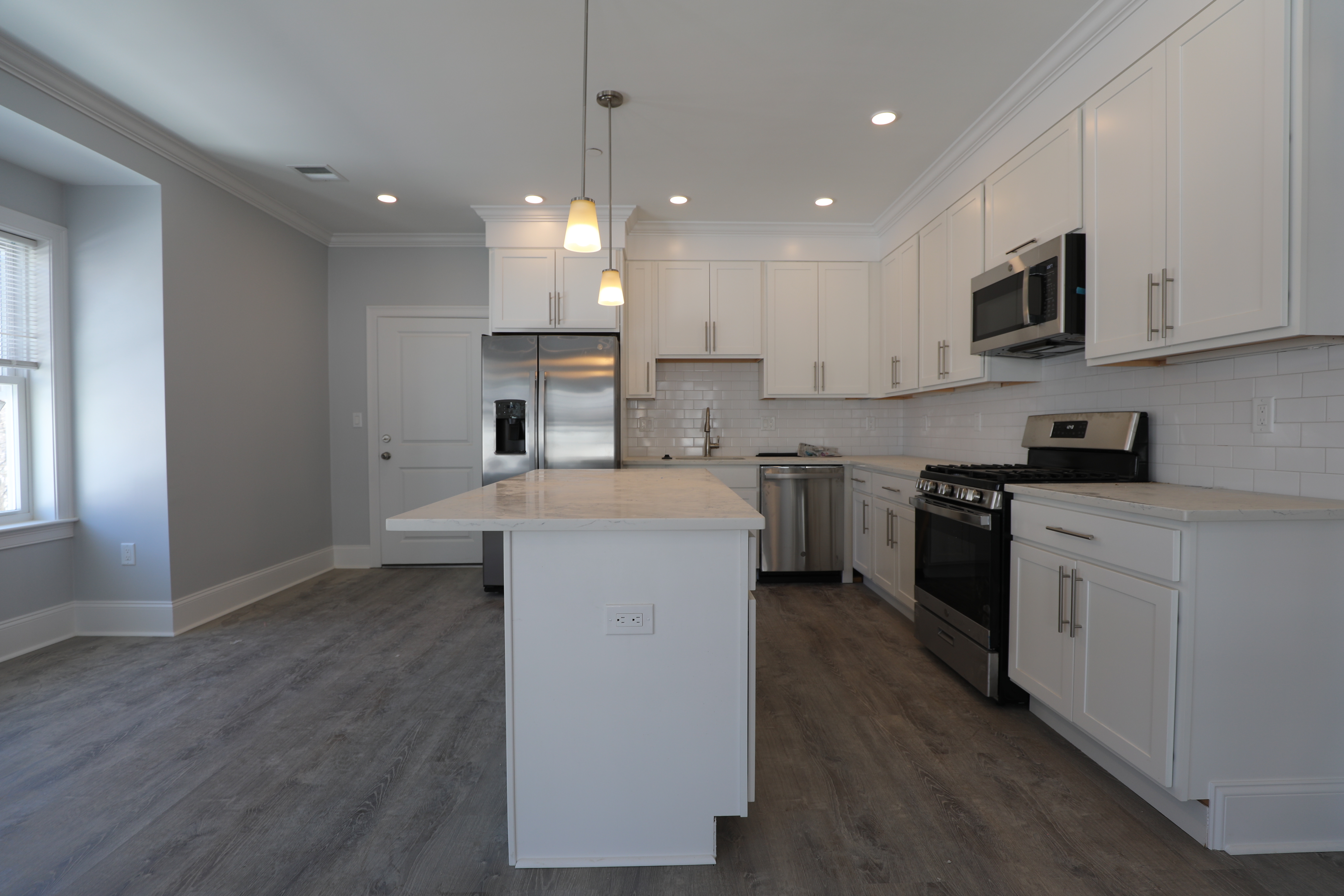 4 bed, 2 bath apartment for rent at 120 Kenrick St Unit 4, Brighton — photo 4 of 15