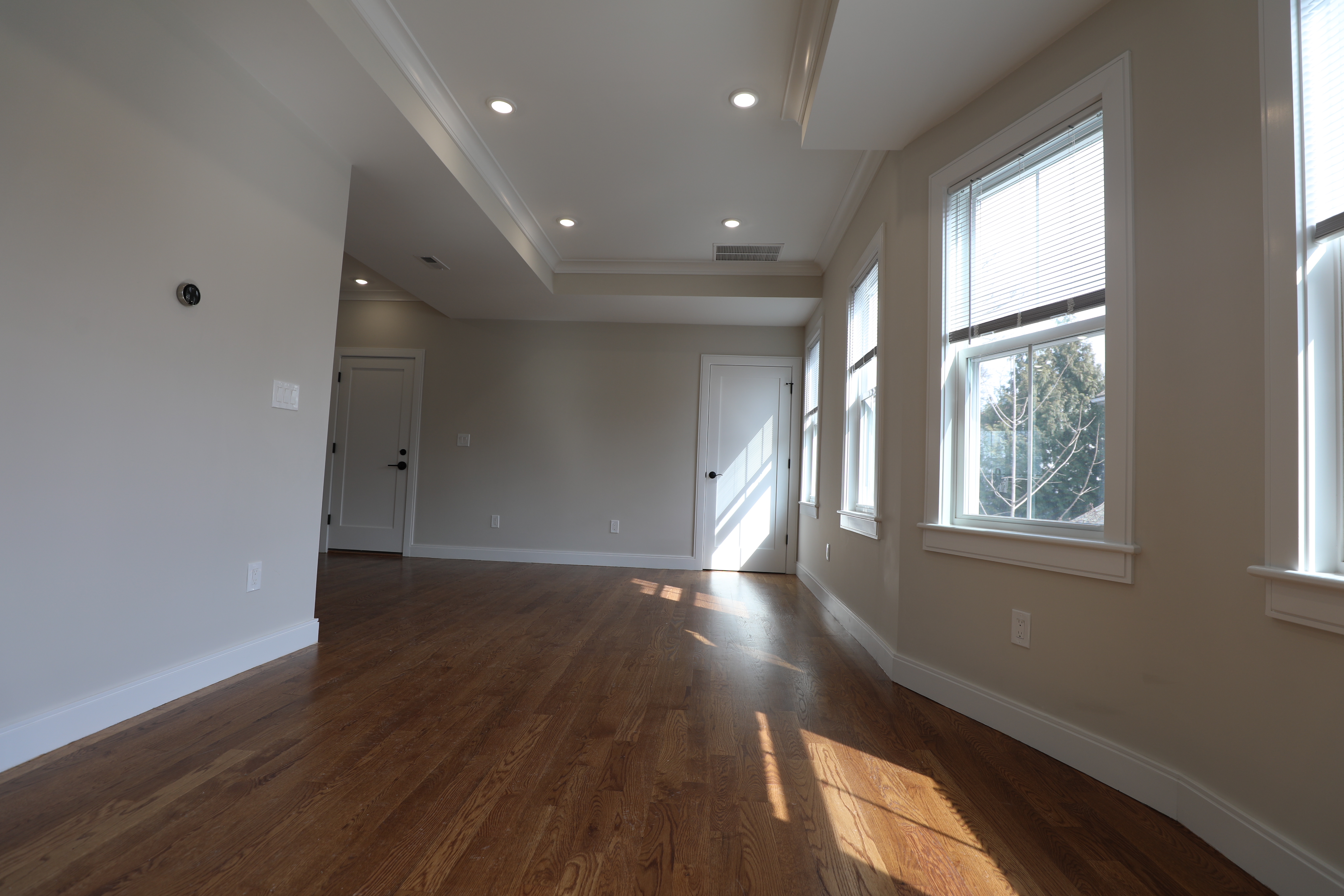 5 bed, 2 bath apartment for rent at 12 Falkland St Unit 2, Brighton — photo 4 of 15