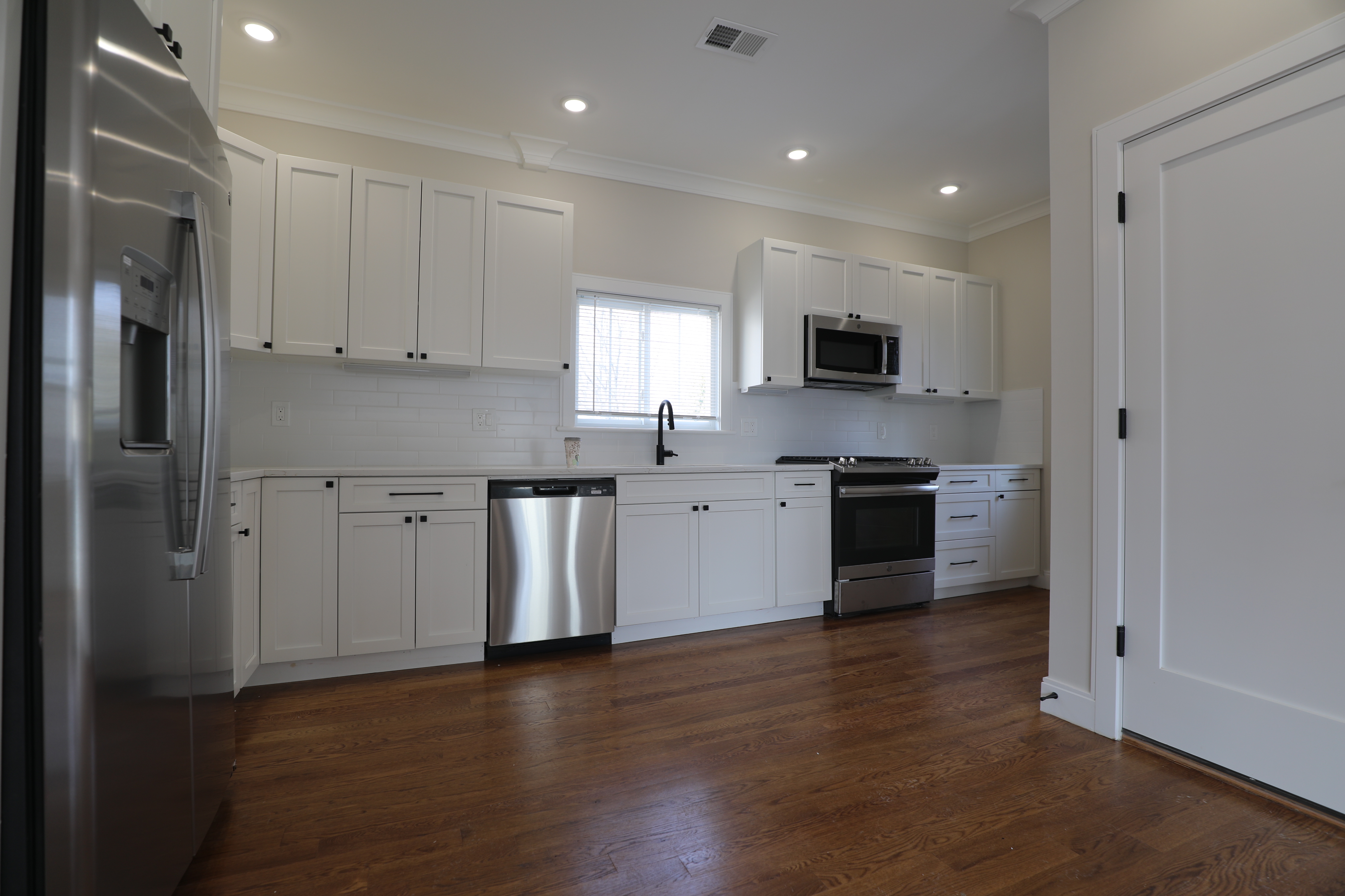 5 bed, 2 bath apartment for rent at 12 Falkland St Unit 2, Brighton — photo 1 of 15