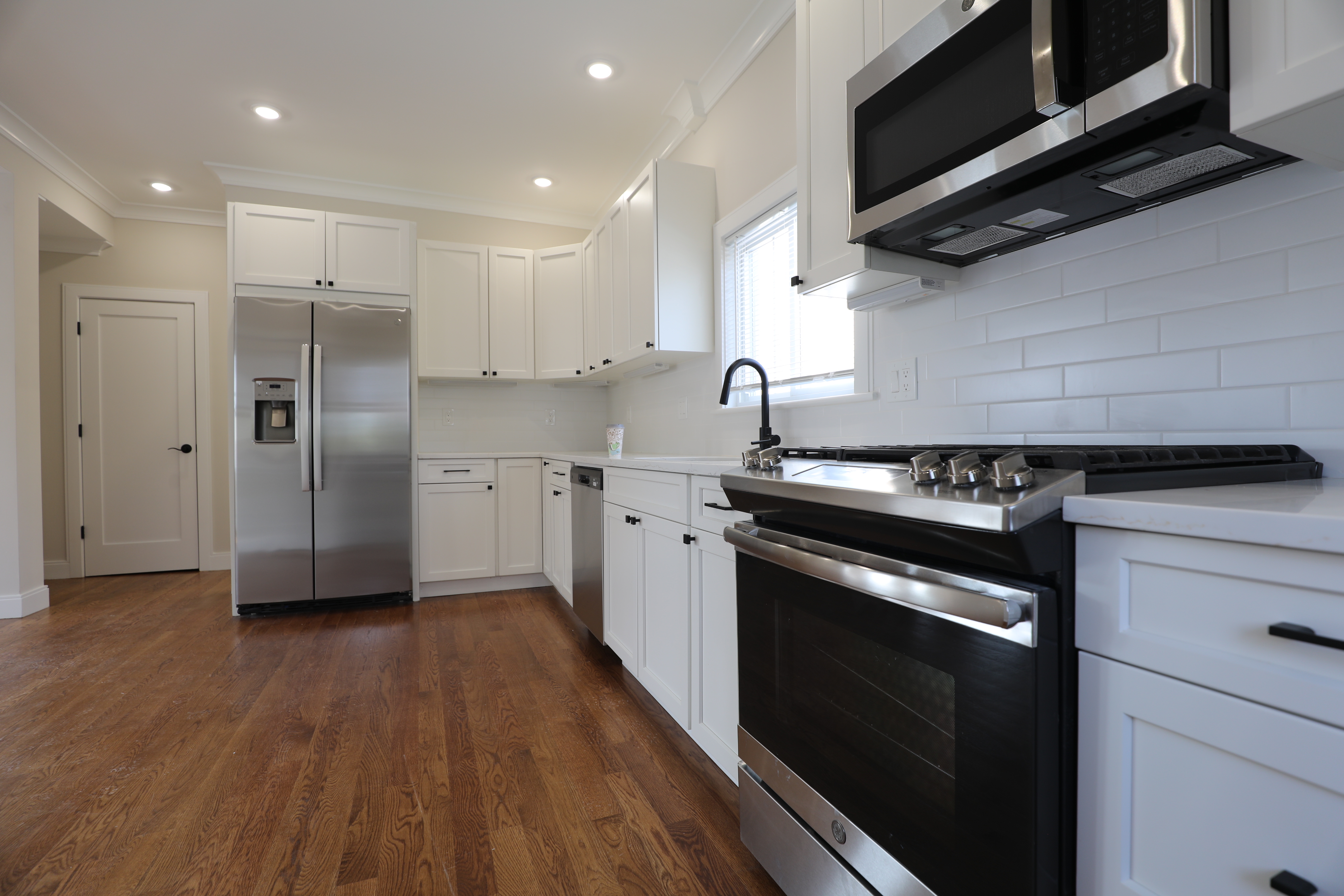 5 bed, 2 bath apartment for rent at 12 Falkland St Unit 2, Brighton — photo 2 of 15