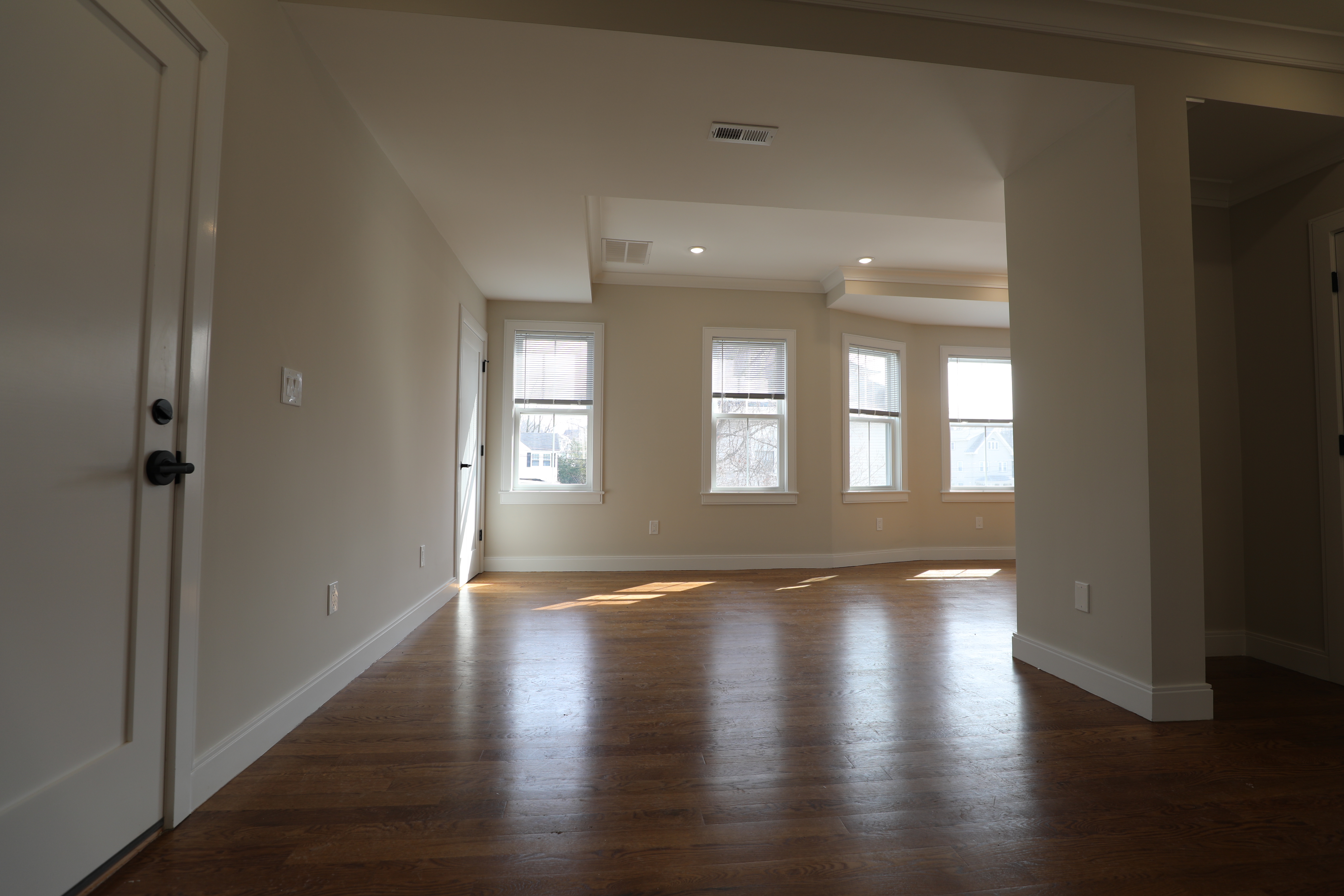 5 bed, 2 bath apartment for rent at 12 Falkland St Unit 2, Brighton — photo 5 of 15