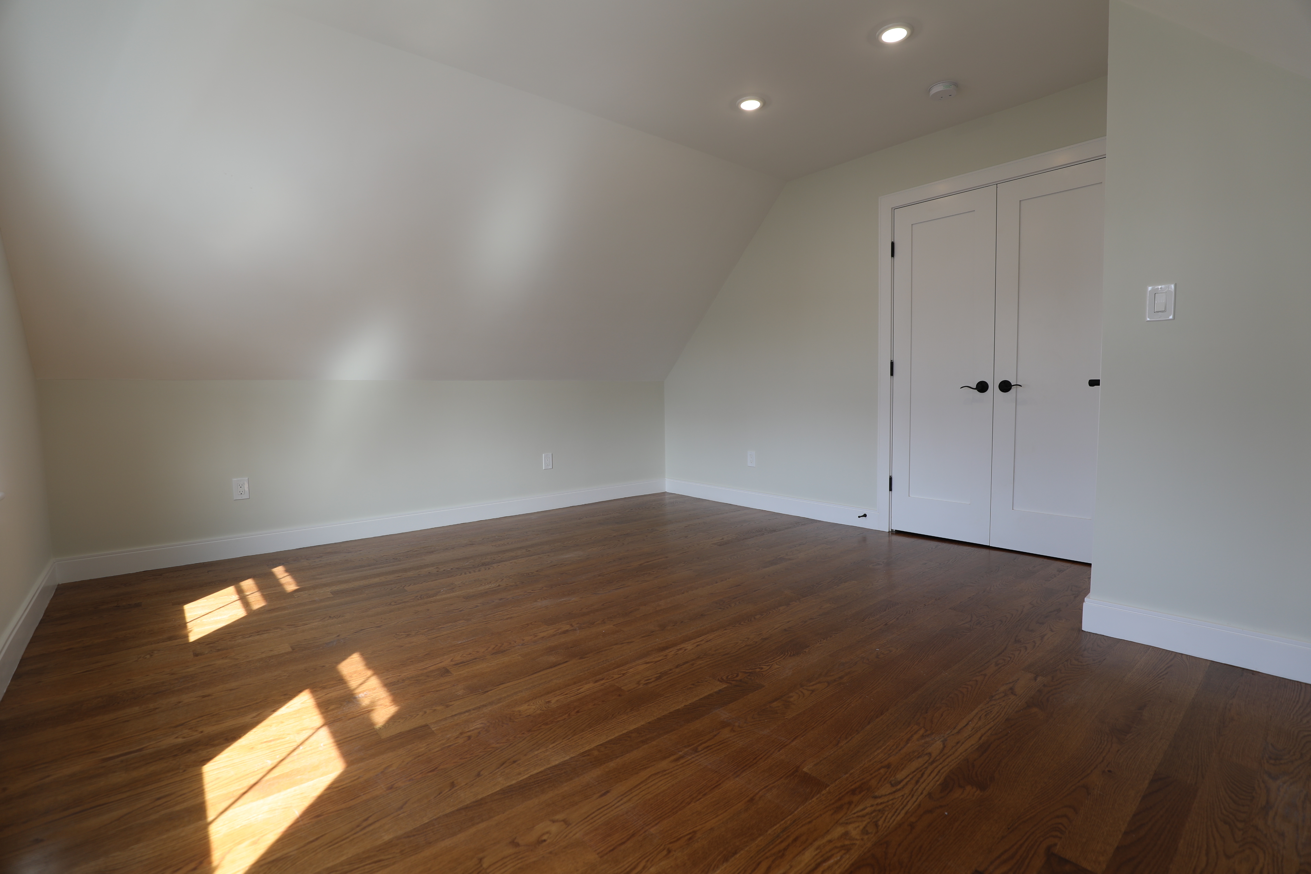 5 bed, 2 bath apartment for rent at 12 Falkland St Unit 2, Brighton — photo 10 of 15