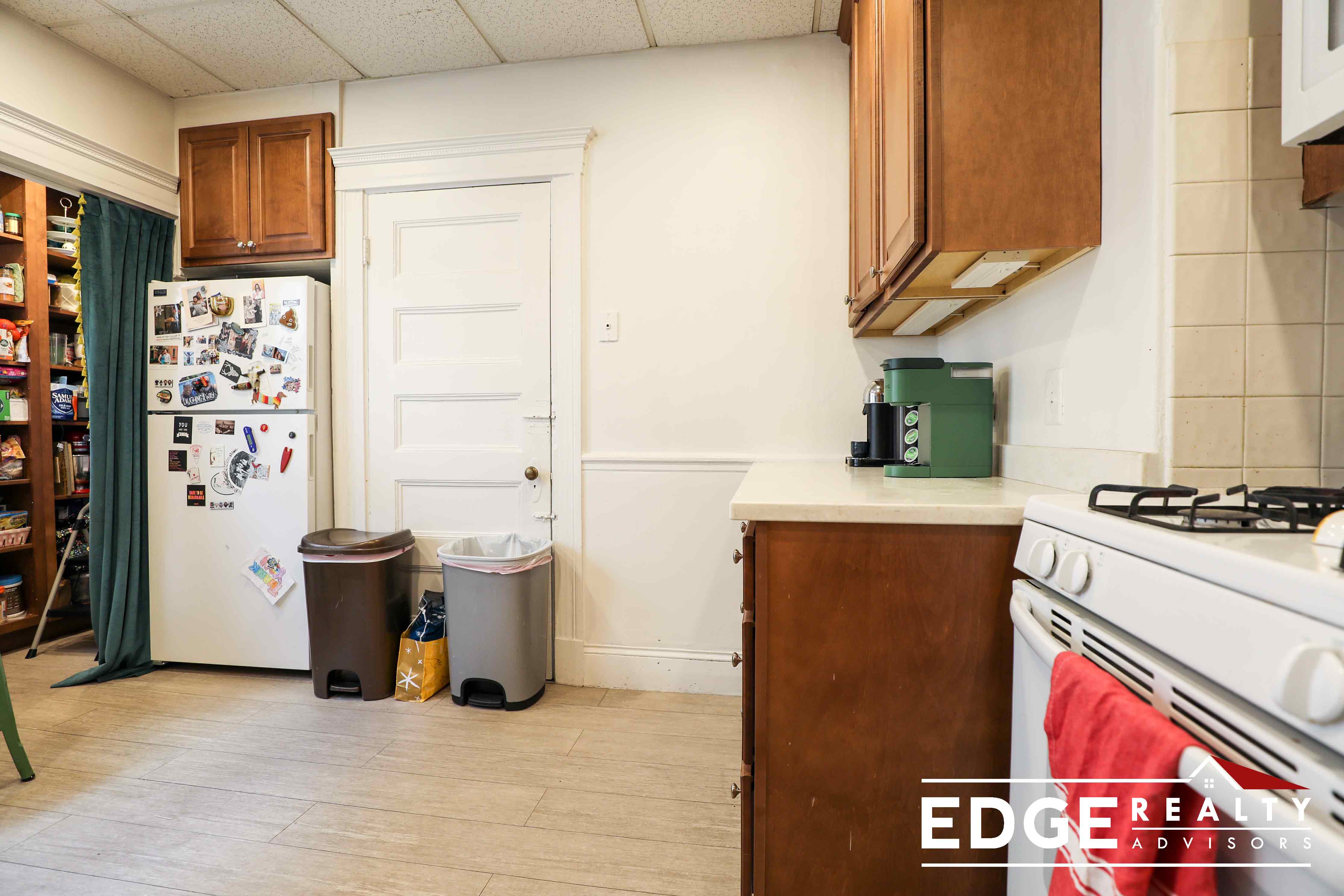 4 bed, 1 bath apartment for rent at 324 Faneuil St Unit 2, Brighton — photo 2 of 10