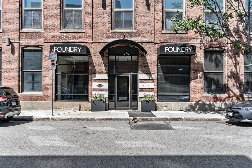 320 W 2nd, South Boston