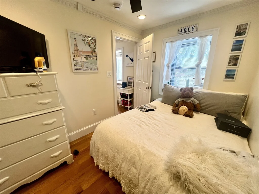 245 E St, South Boston