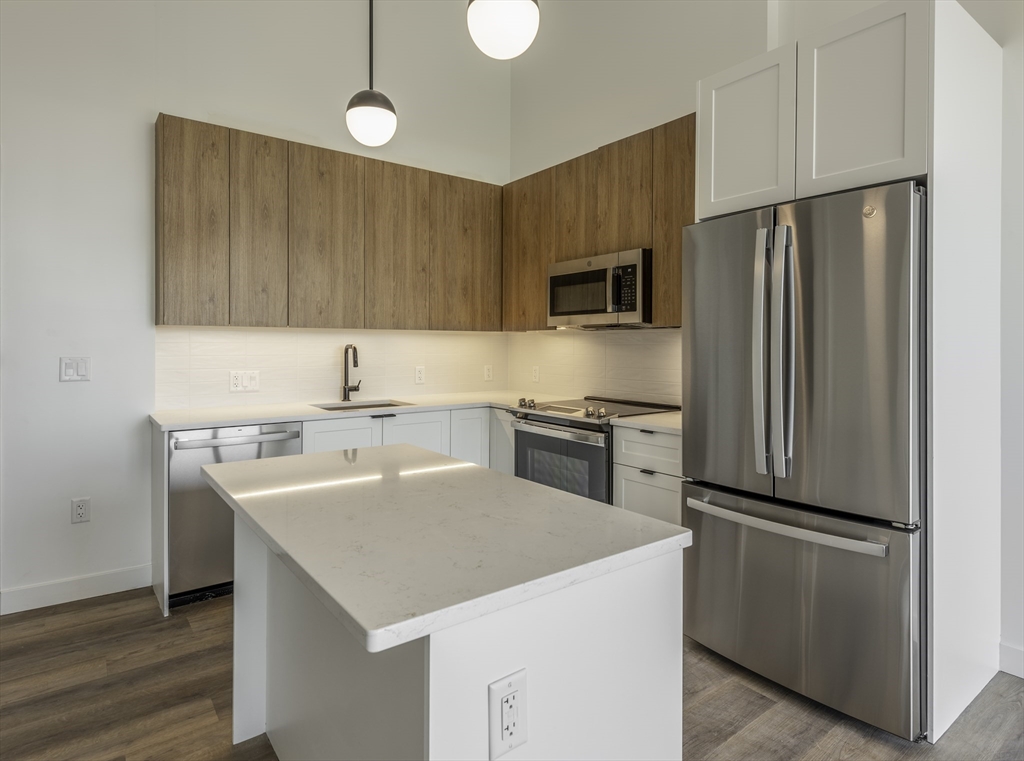 282 Bremen St, East Boston