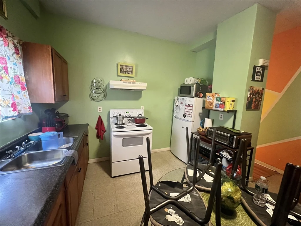 217 Pleasant St, Brockton