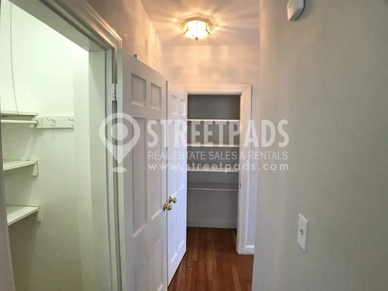 1129 Beacon St, Longwood