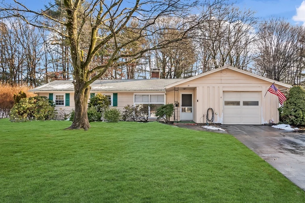 17 Francine Rd, Framingham