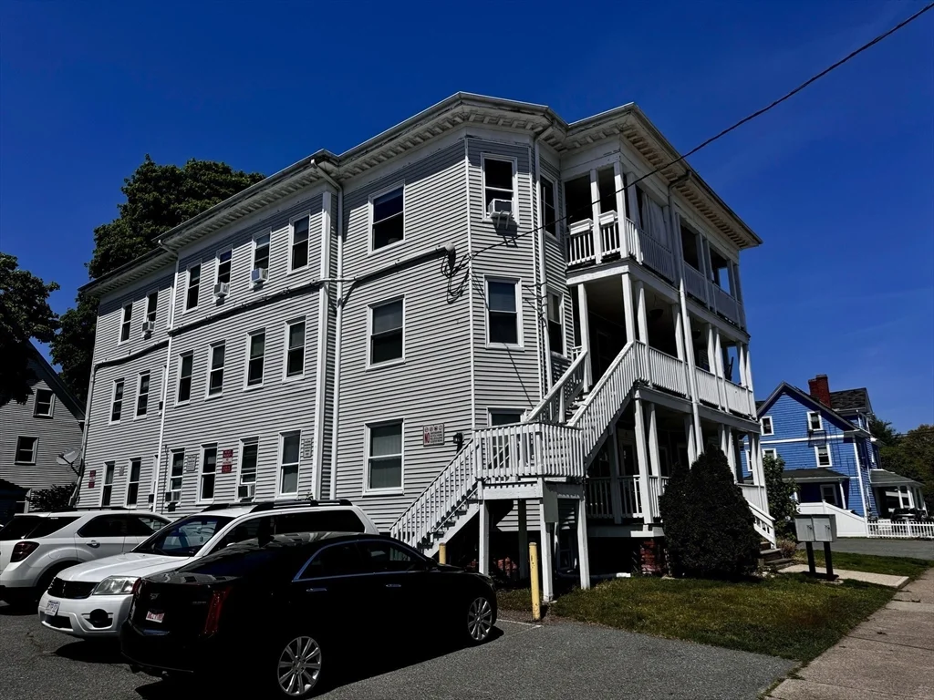 11 John St, Attleboro