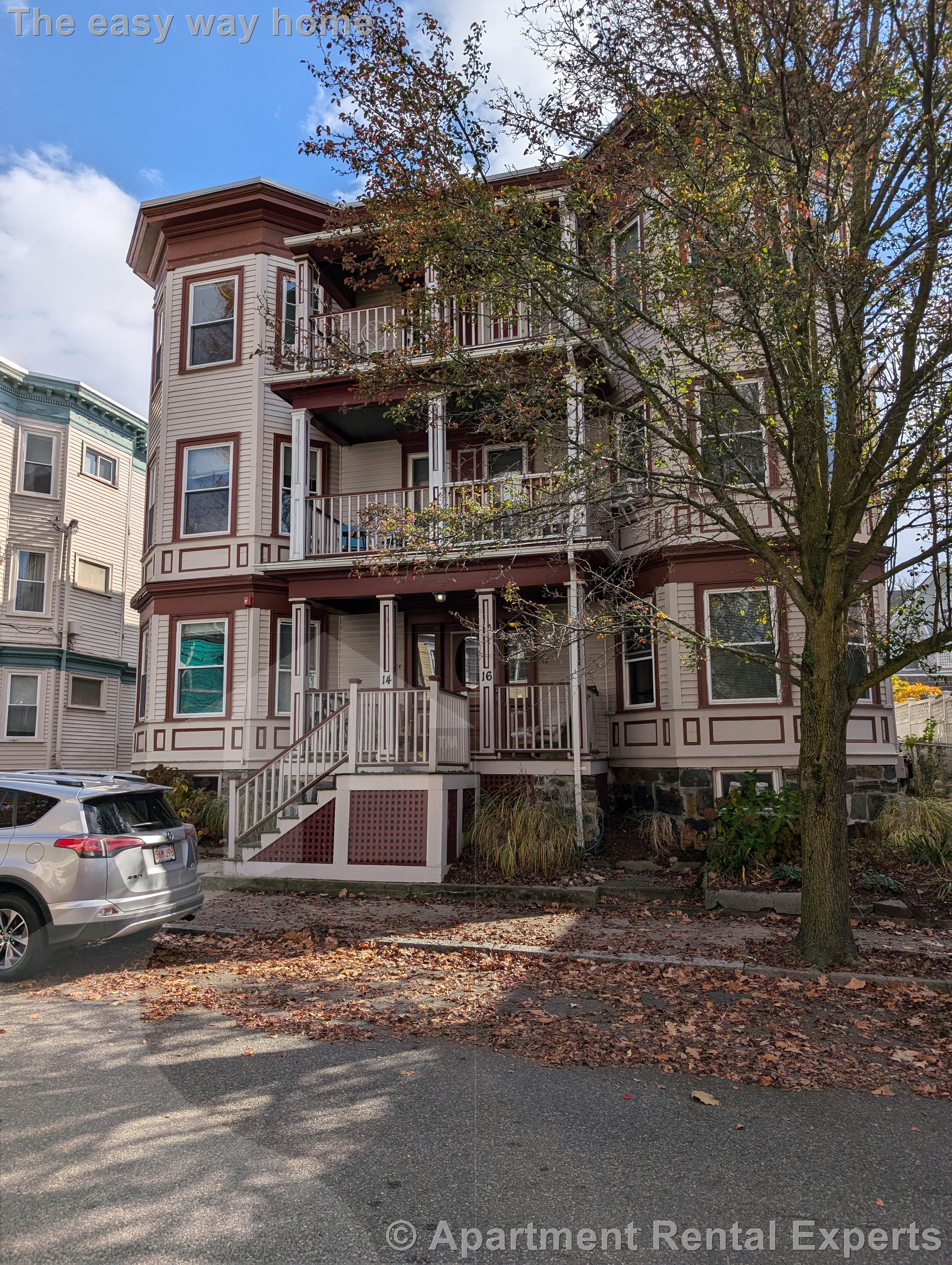 14 Garrison Ave, Teele Square