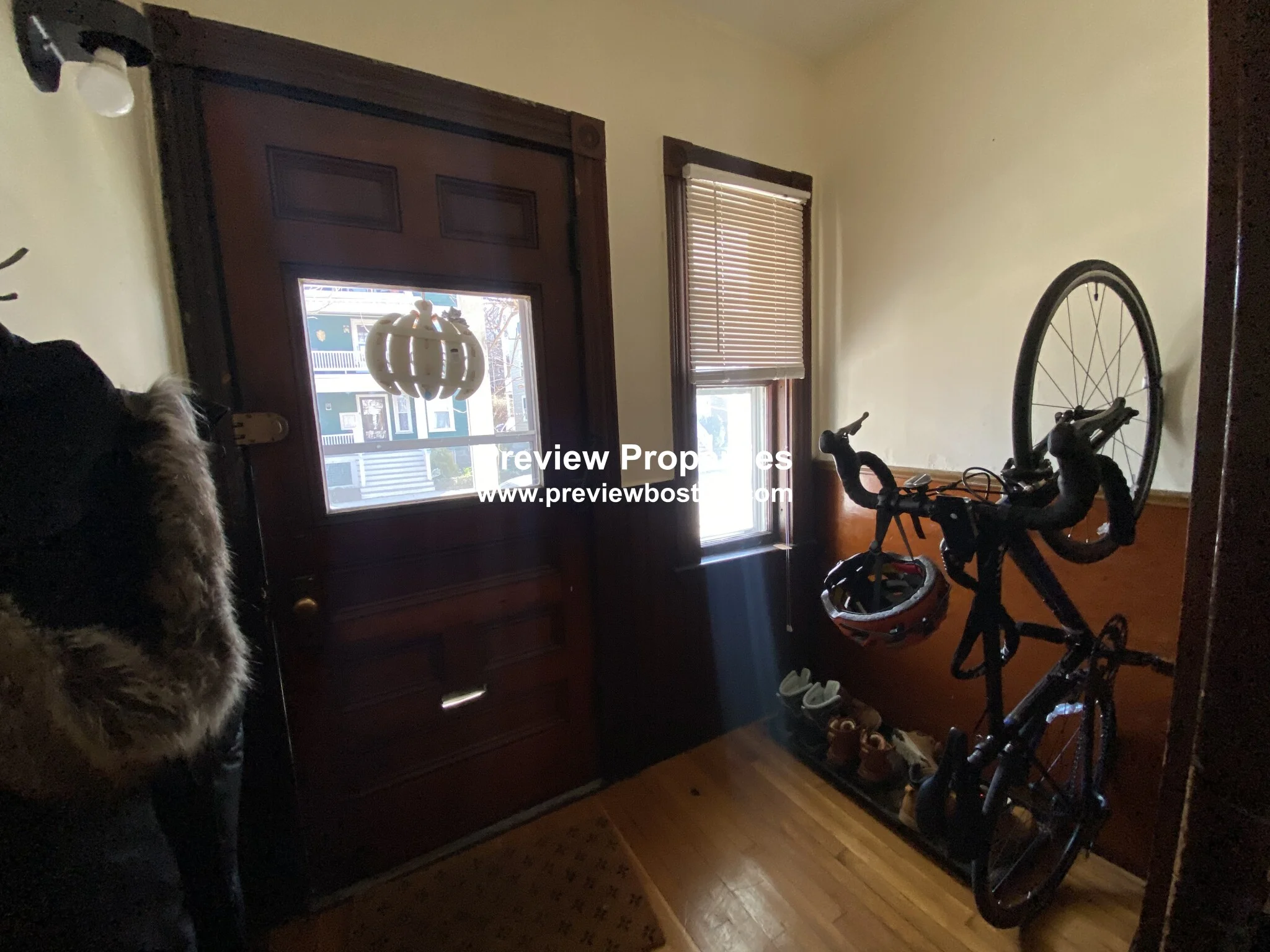 18 Fairbanks St, Oak Square