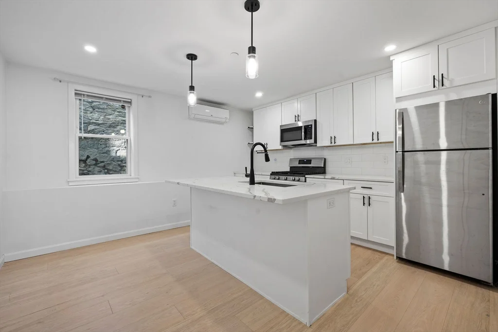 24 Ferrin St, Charlestown