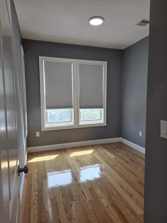 339 Cambridge St, East Cambridge