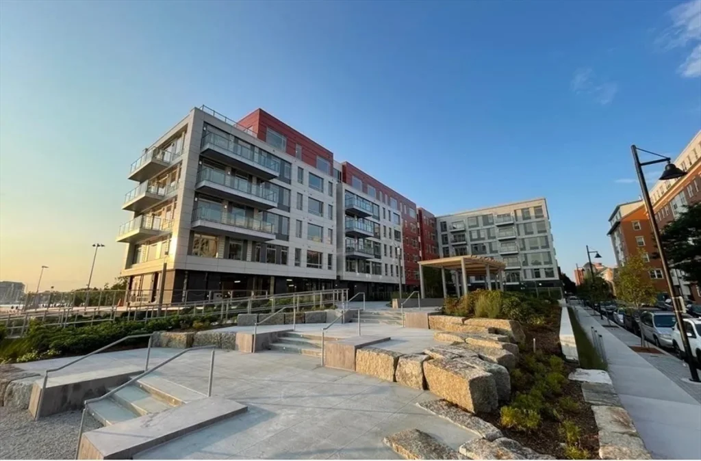 99 Sumner St, East Boston