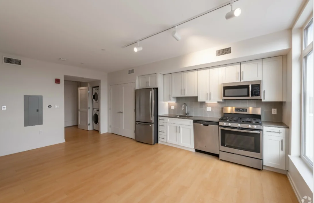 77 New St, Neighborhood Nine