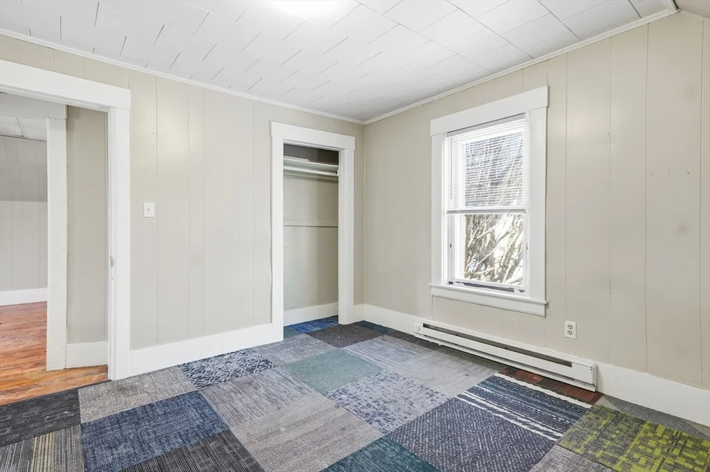 29 Allen St, Gardner