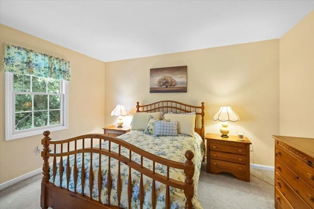 822 Thayer St, Abington