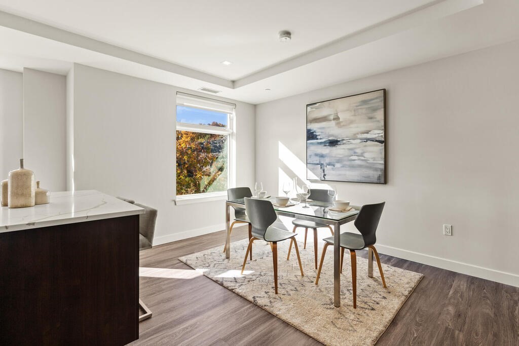 30 Collins Ave, Saugus