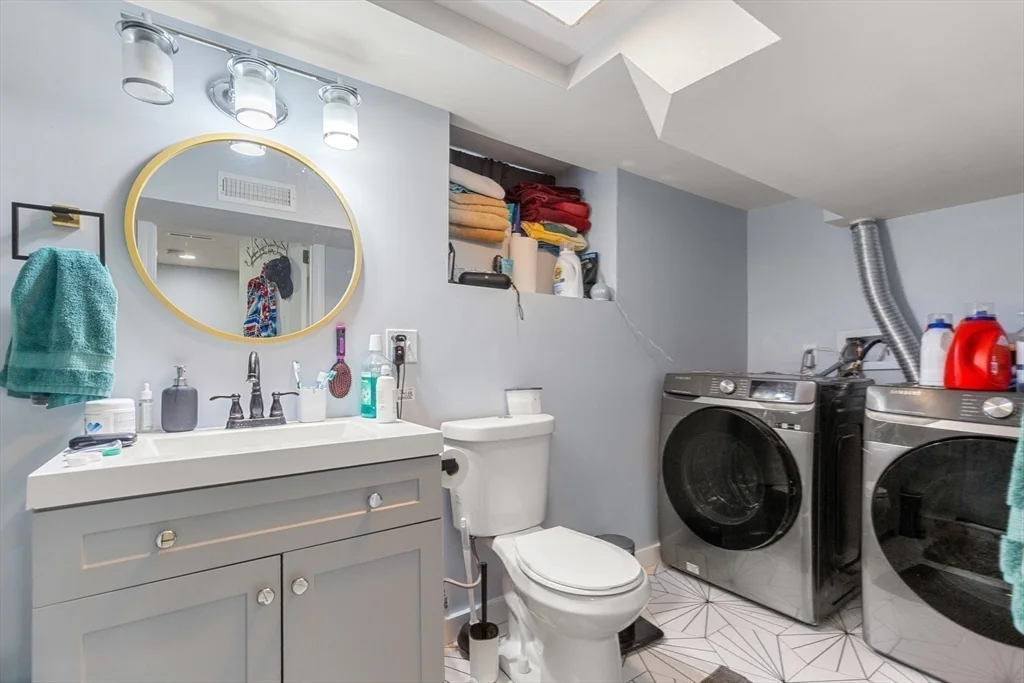 32 Cameron Ave, Teele Square