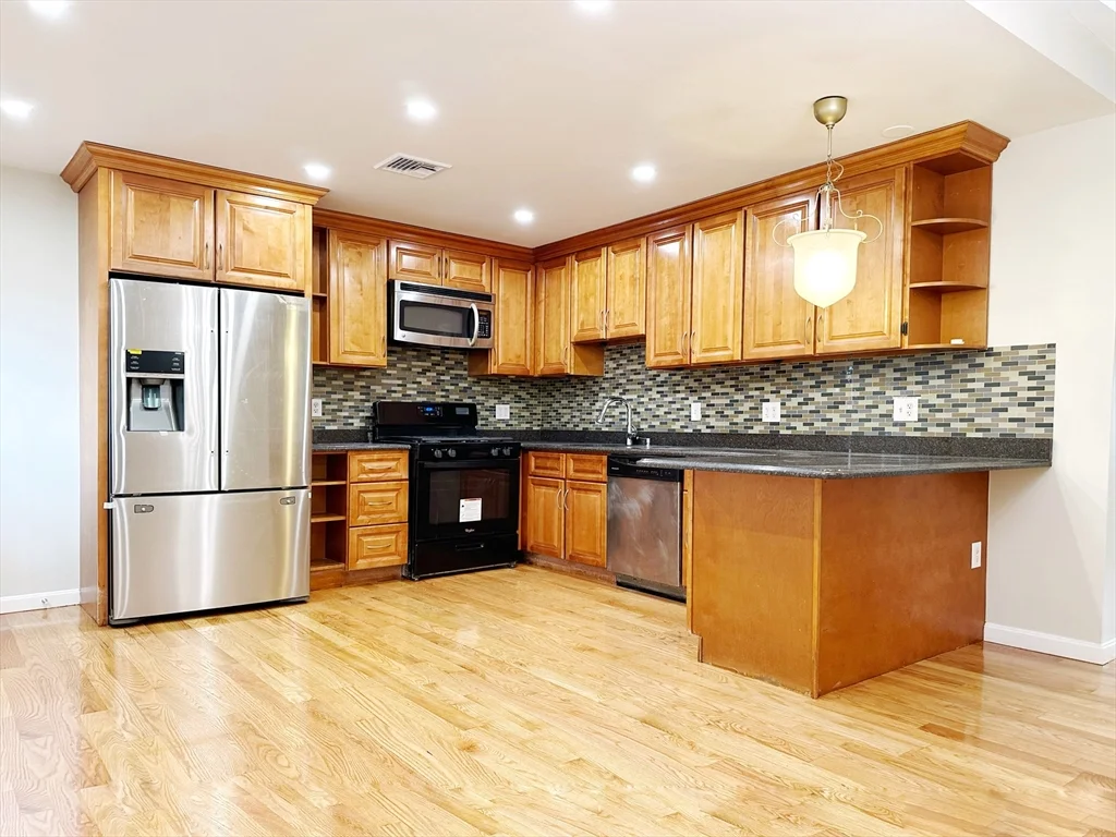 90 George St, Roxbury