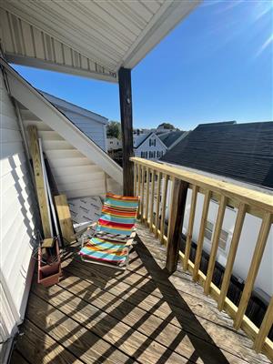 198 Cedar St, Powder House Square