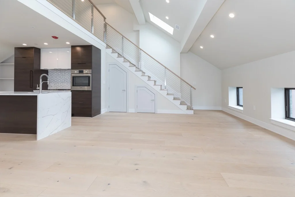 577 Massachusetts Ave, South End