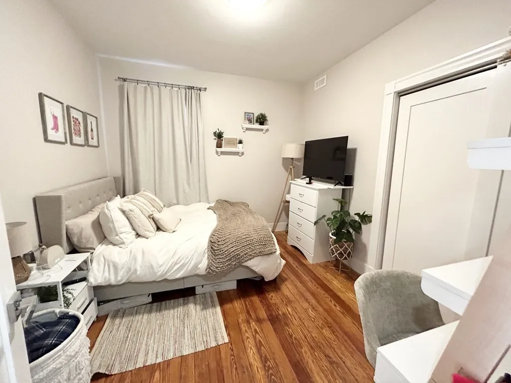 74 Marine Rd, South Boston