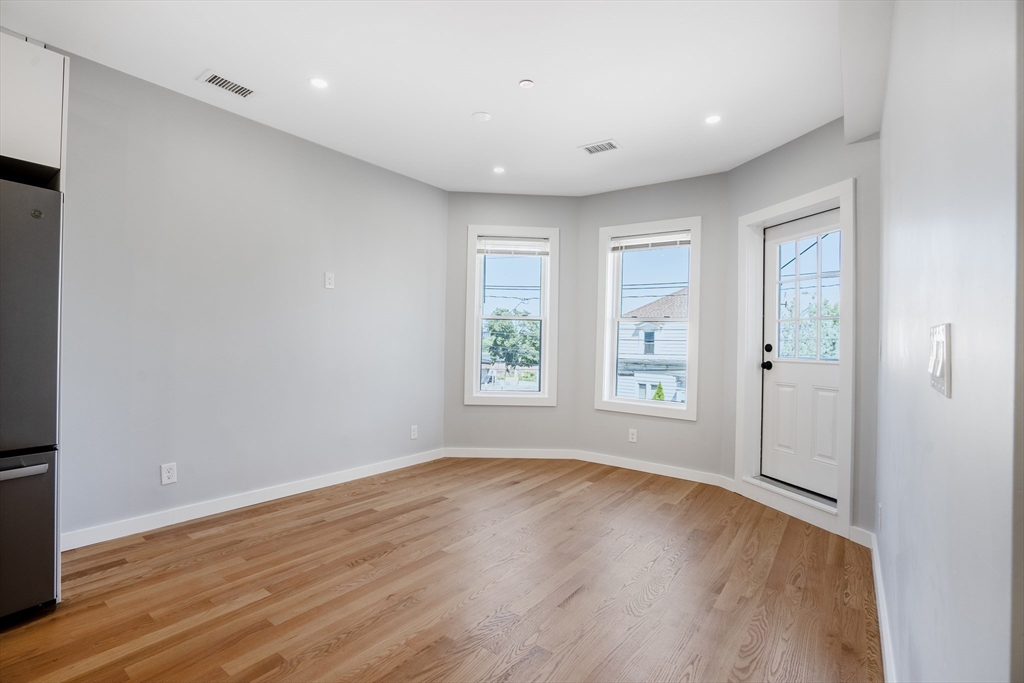 27 Linden St, Allston